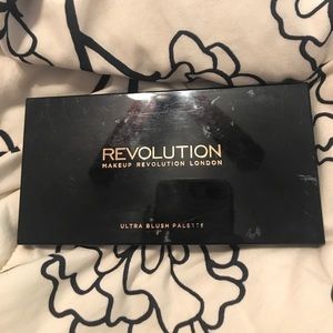 Make up revolution ultra blush palette