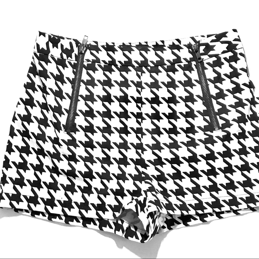 Size Small black and white shorts