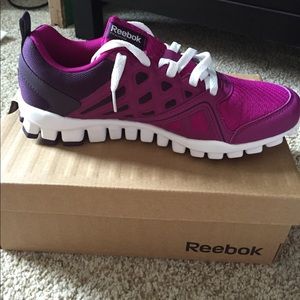 Reebok women's 7.5 sneakers