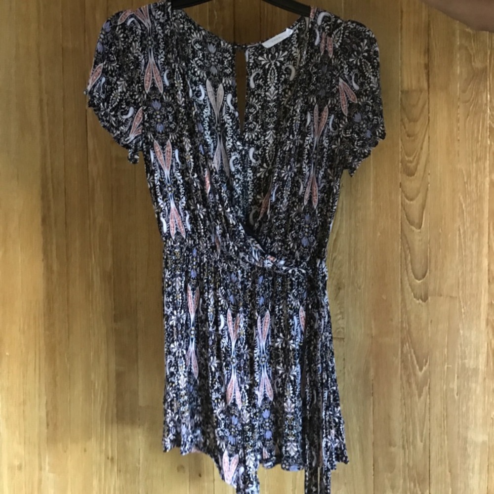 Romper - Picture 3 of 4