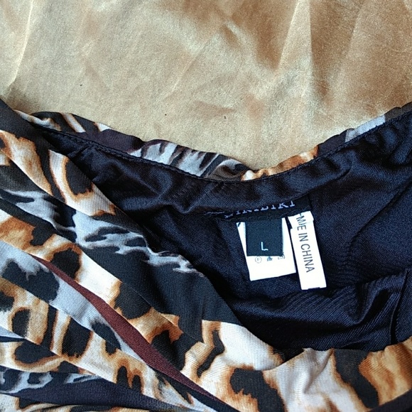 Leopard Ruched Dress - Picture 3 of 3