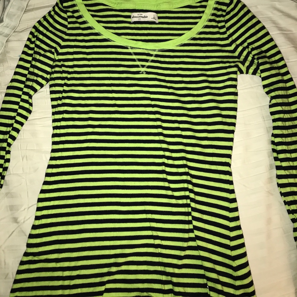 Abercrombie long sleeve t