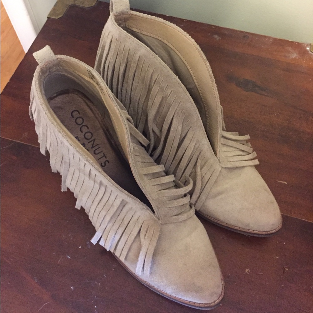 Coconuts by Matisse, 8.5