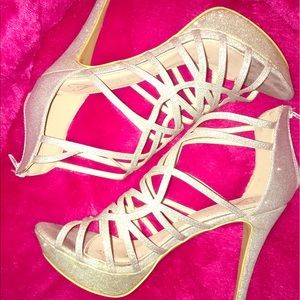 BeAuTiFuL silver glitter high heels
