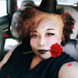 Meet your Posher, Mamie