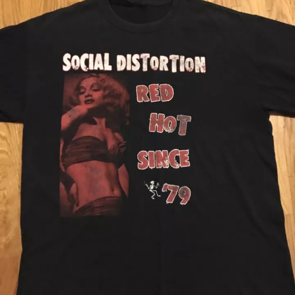 Social Distortion tee shirt
