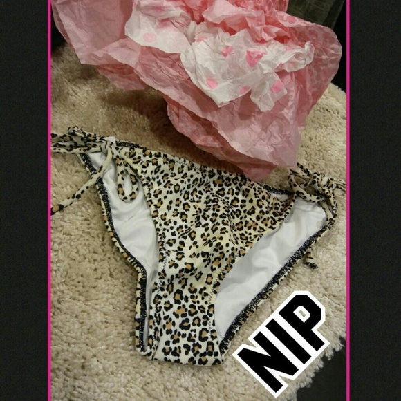 Victoria's Secret leopard/cheetah print bikini - Picture 2 of 8