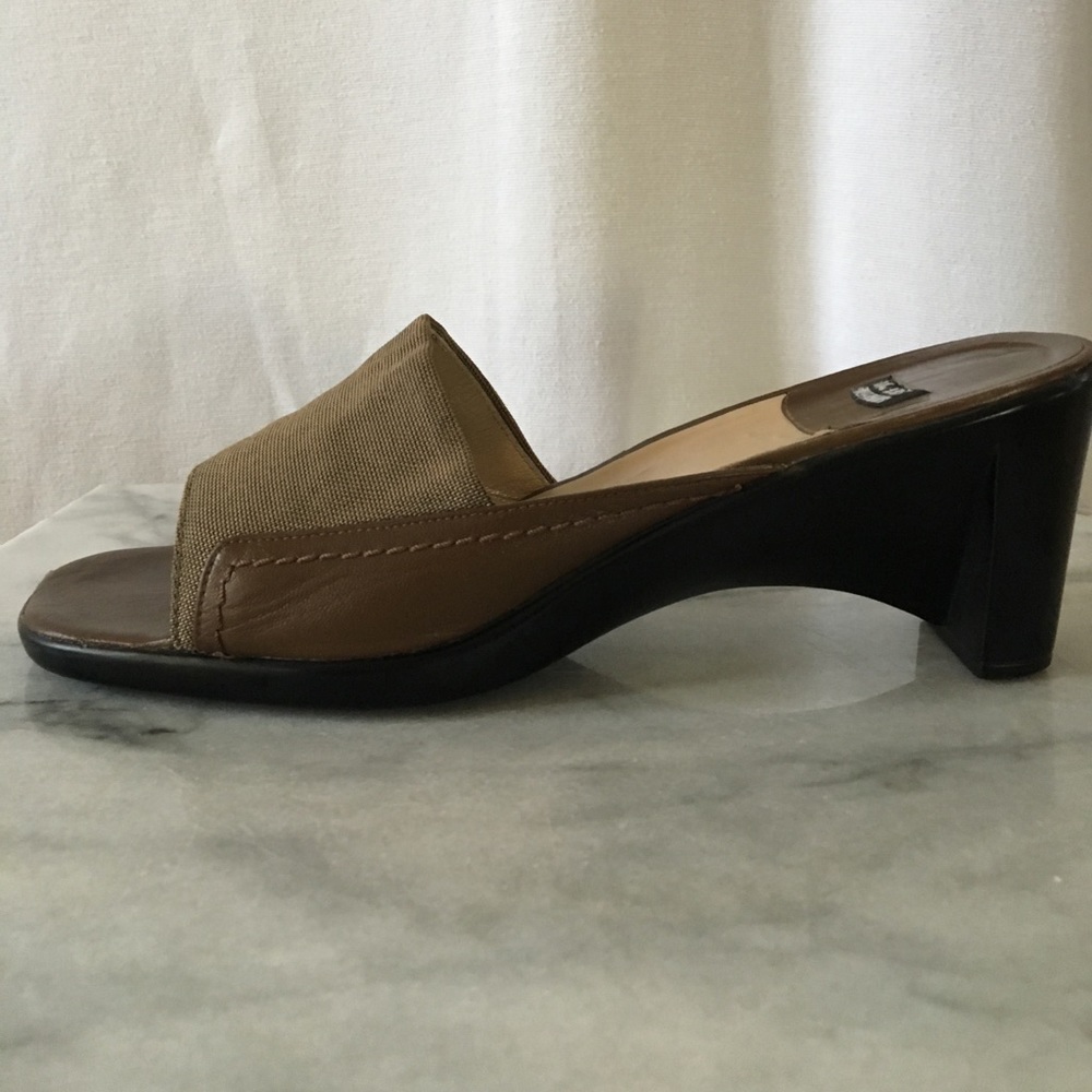 StuaRt WeitZmAn dUsKy tAuPe saNdAl 💕 - Picture 3 of 12