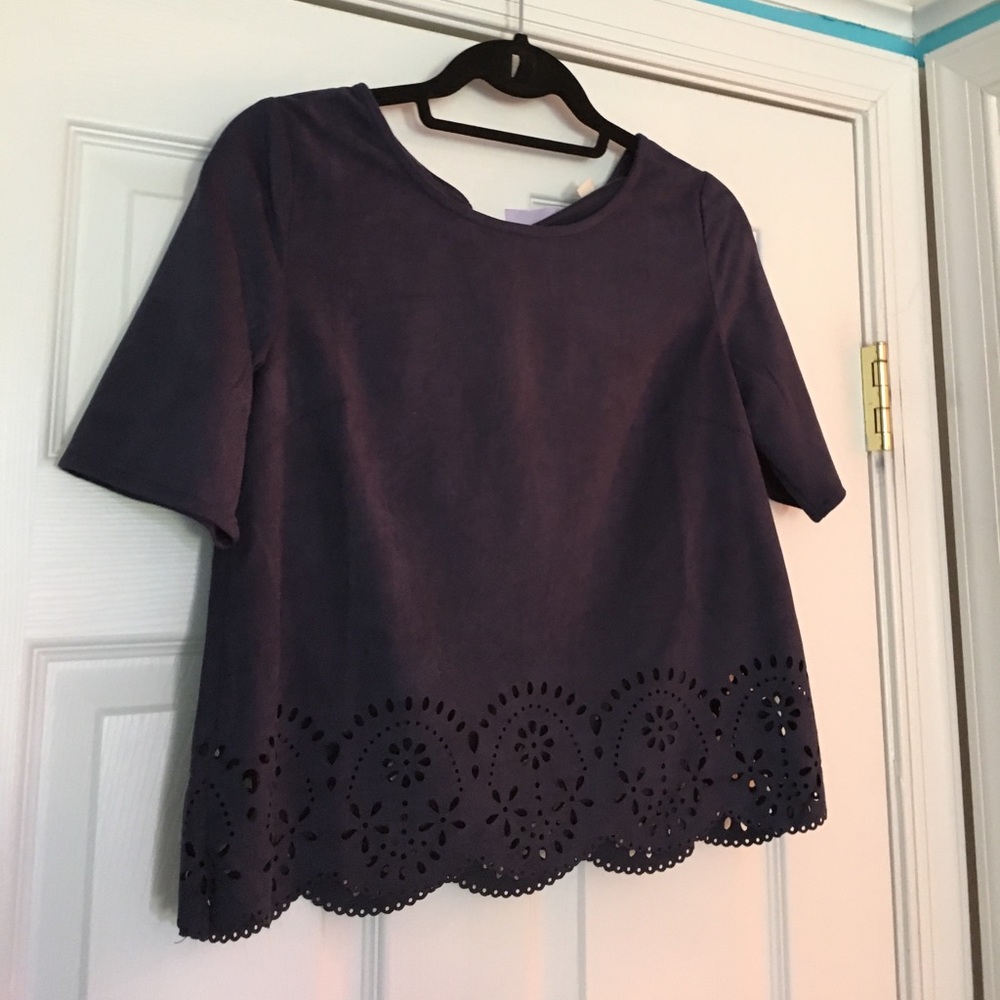 Suede top with a perforated scalloped detail