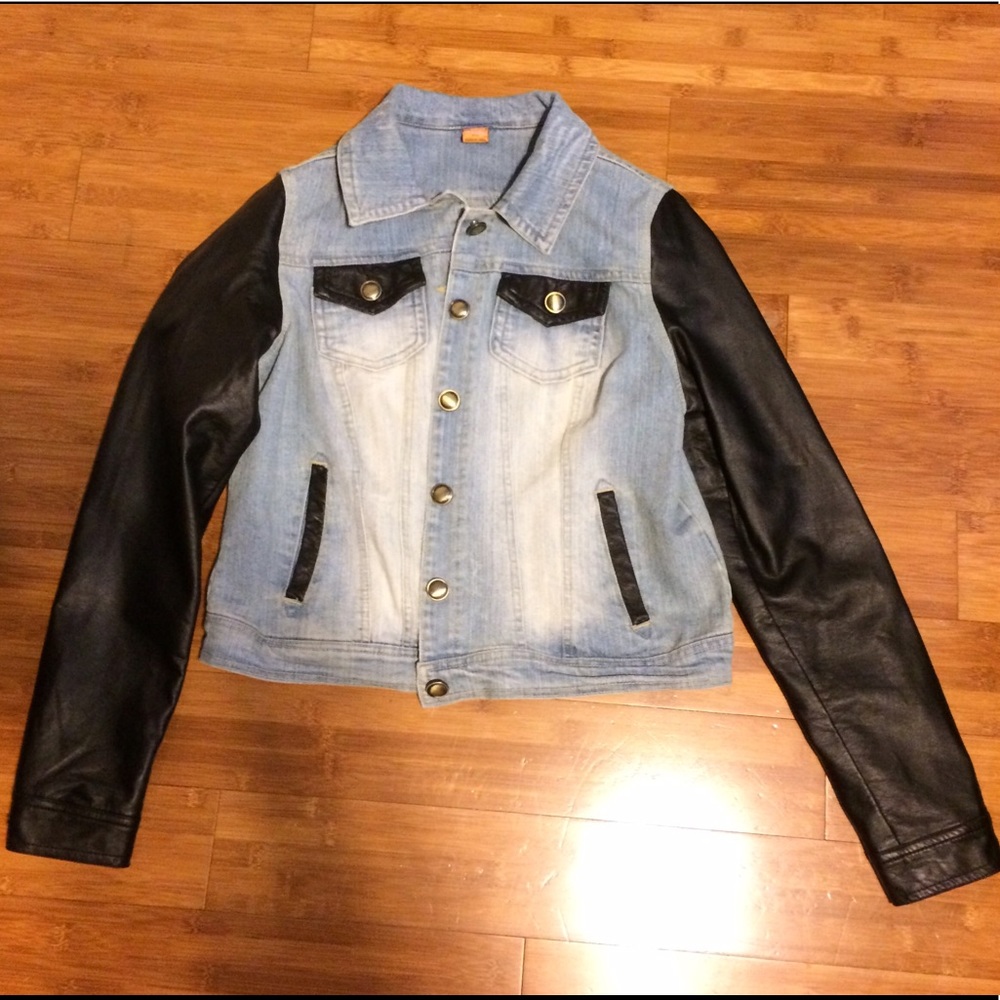 Jean jacket with faux leather sleeves