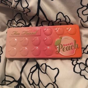 Too faced sweet peach palette