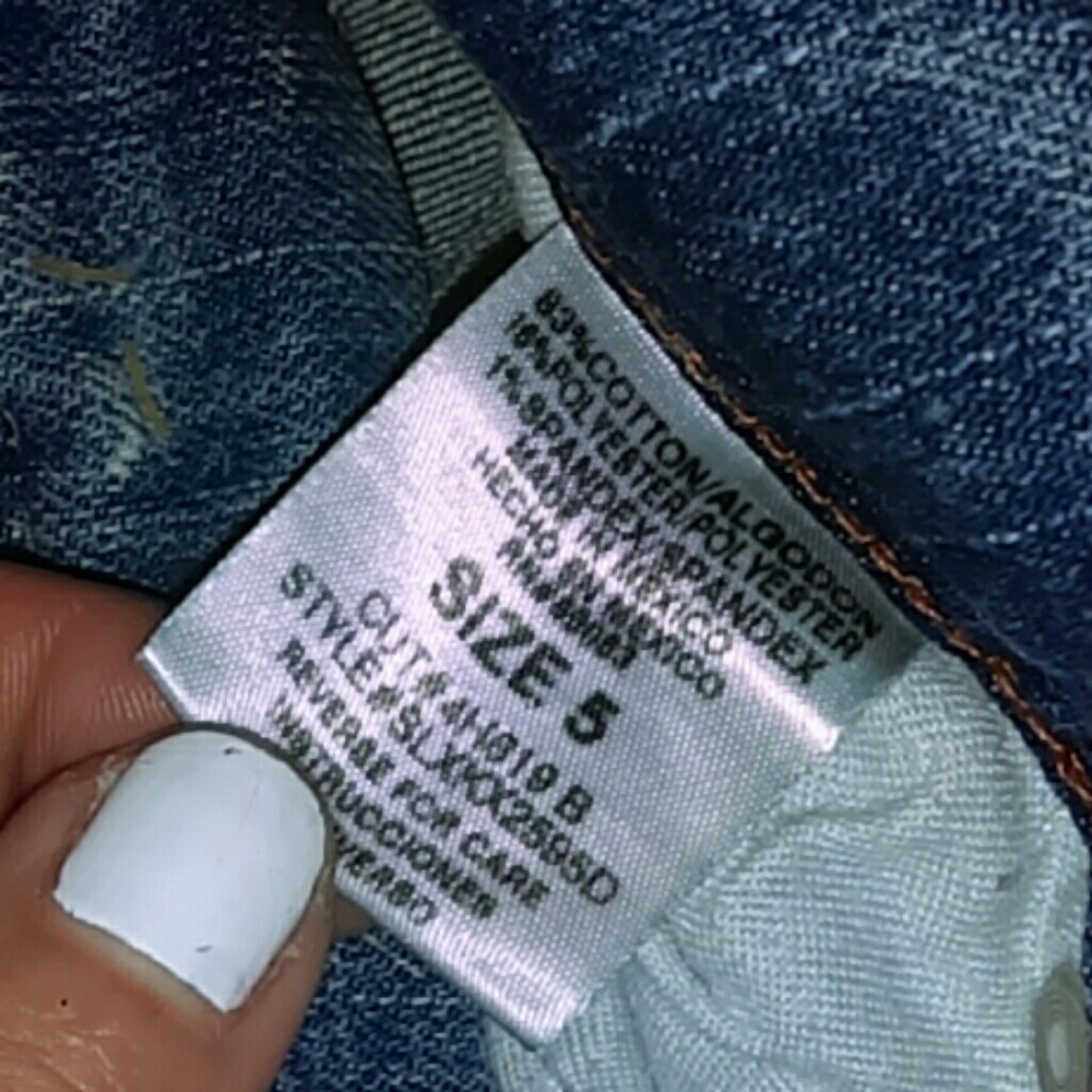 Distressed jeans - Picture 2 of 2