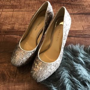 Gold sequin shoes 6.5