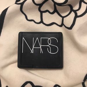 NARS goule