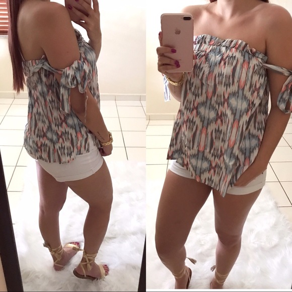 LAST CHANCE 🎆Blurred Lines' Off the Shoulder Top - Picture 2 of 2