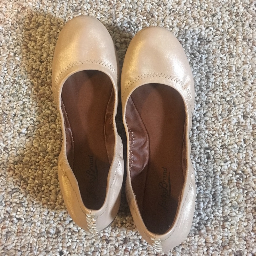 SZ 8B LUCKY metallic nude ballet shoes