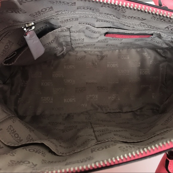 ✂️🔻MICHAEL KORS Cindy Medium Dome Satchel Coral - Picture 6 of 7