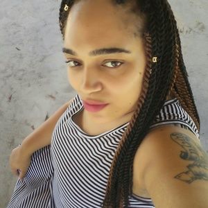 Meet your Posher, Simonia