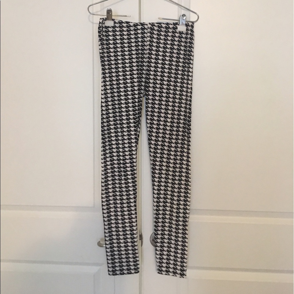 Houndstooth print leggings