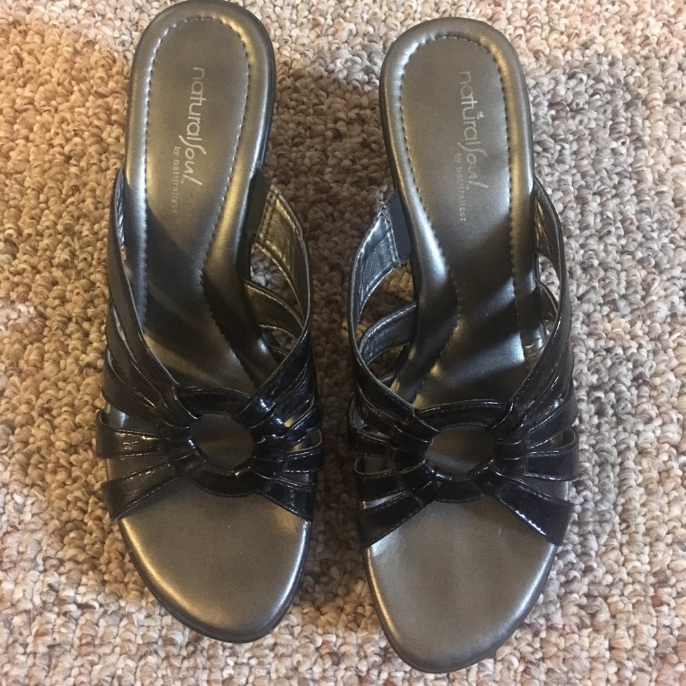 SZ 9M Natural Soul by Naturalizer Black Sandals