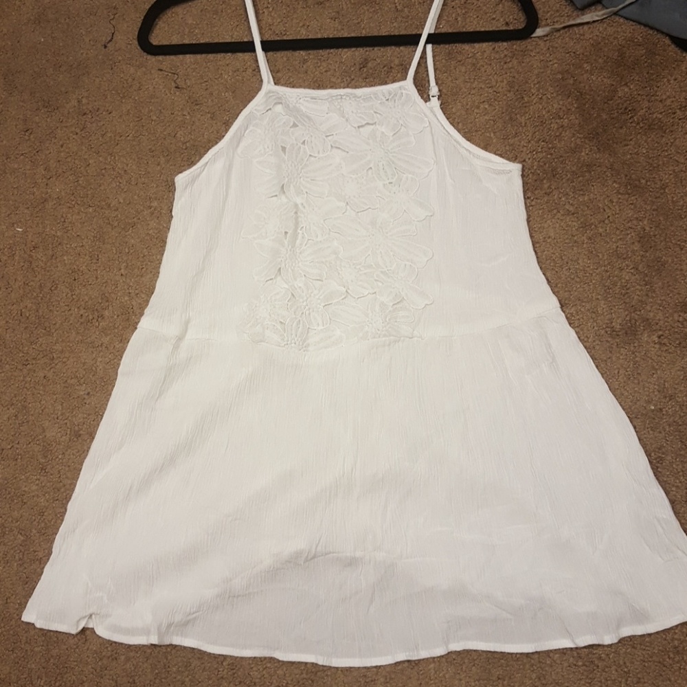 Gorgeous white tank!