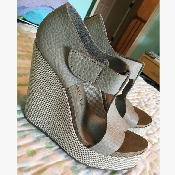 Pedro Garcia Canvas Wedges 39 - Picture 1 of 7