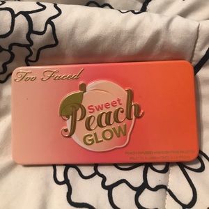 Too Faced Sweet Peach Glow