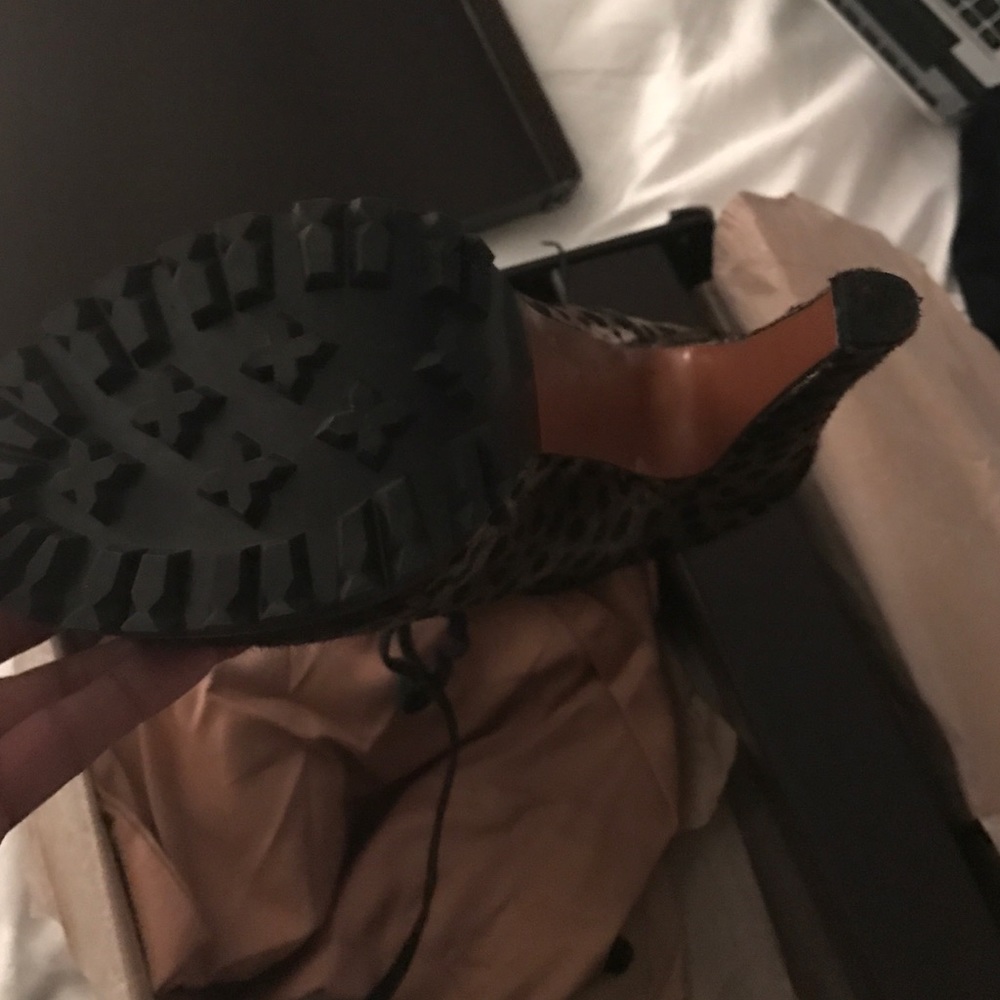 AlAia boots worn once size 38! - Picture 2 of 4