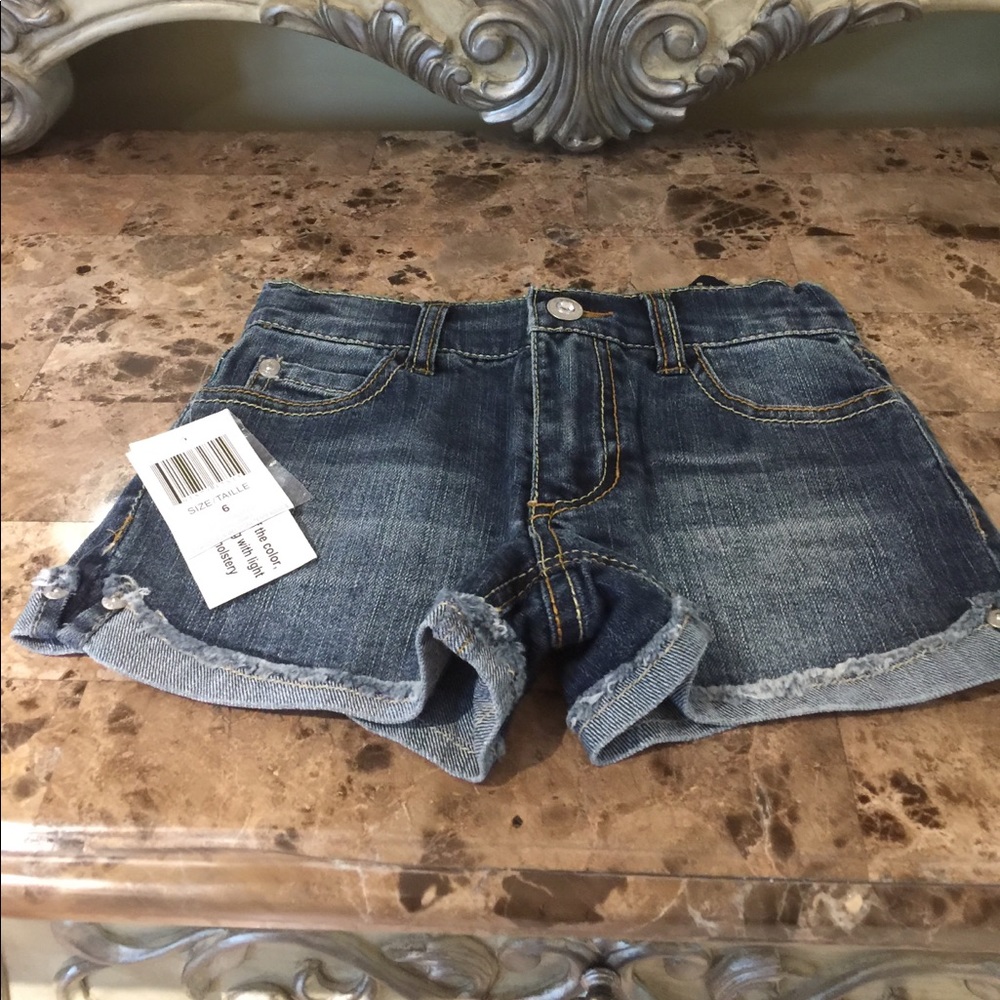 🎉🎊HP🎉🎊Girls Guess shorts