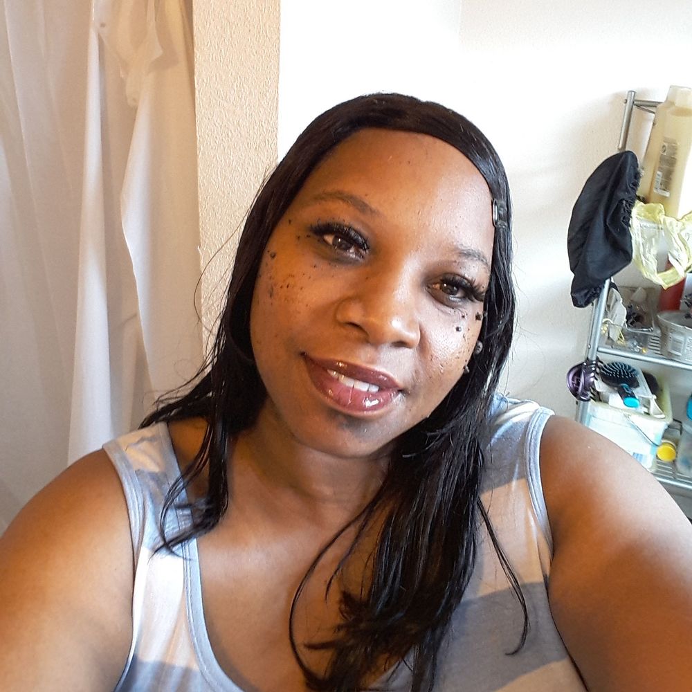 Meet your Posher, Regina