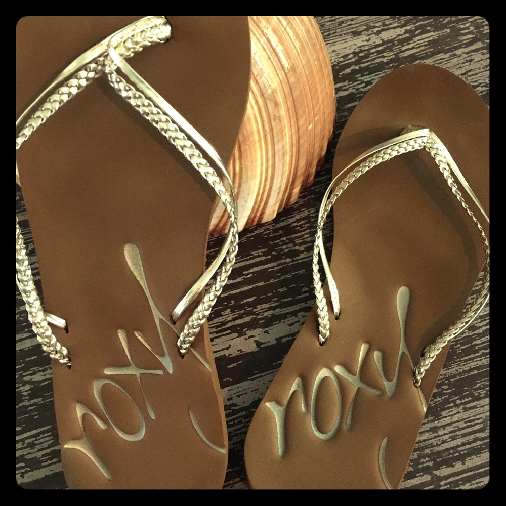 Gold Roxy Flops