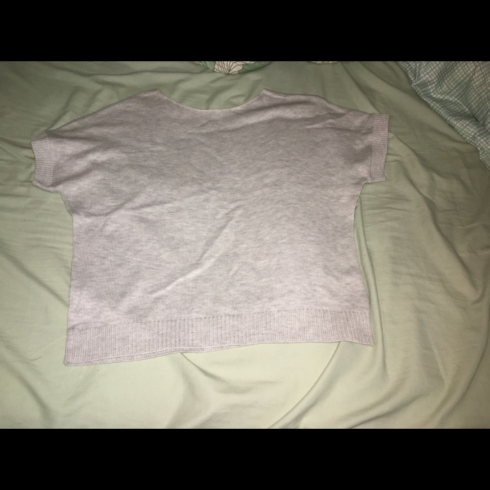 Short sleeve sweater