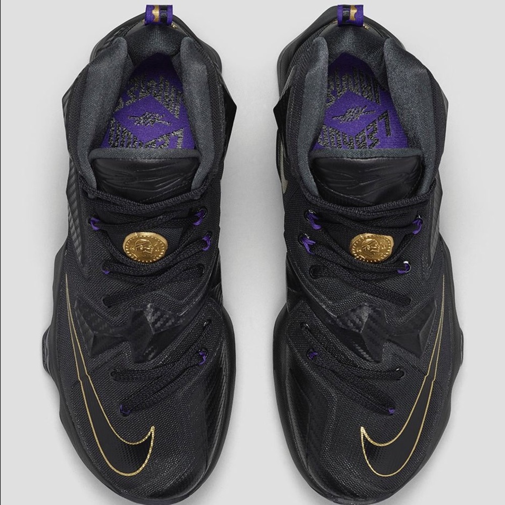 Lebron XIII Pot of Gold size 9 by Nike