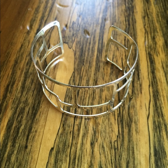 Jewelry - 💥NWOT! Cuff Bracelet!