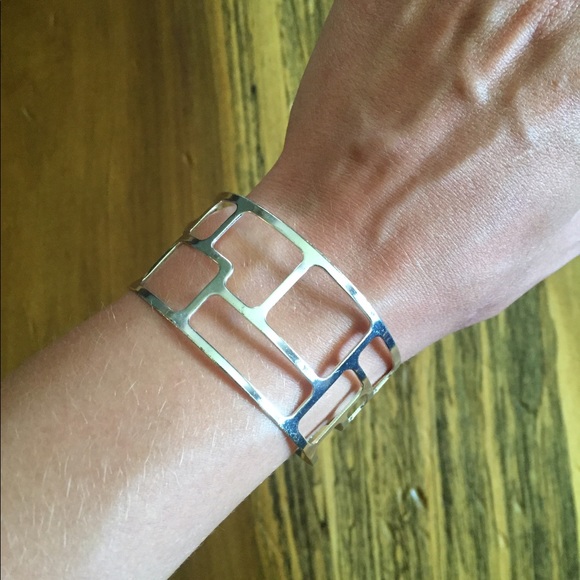 💥NWOT! Cuff Bracelet! - Picture 2 of 3