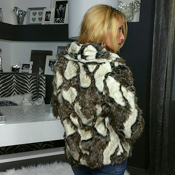 GORGEOUS FAUX FUR COAT - Picture 4 of 4