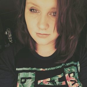 Meet your Posher, Courtney