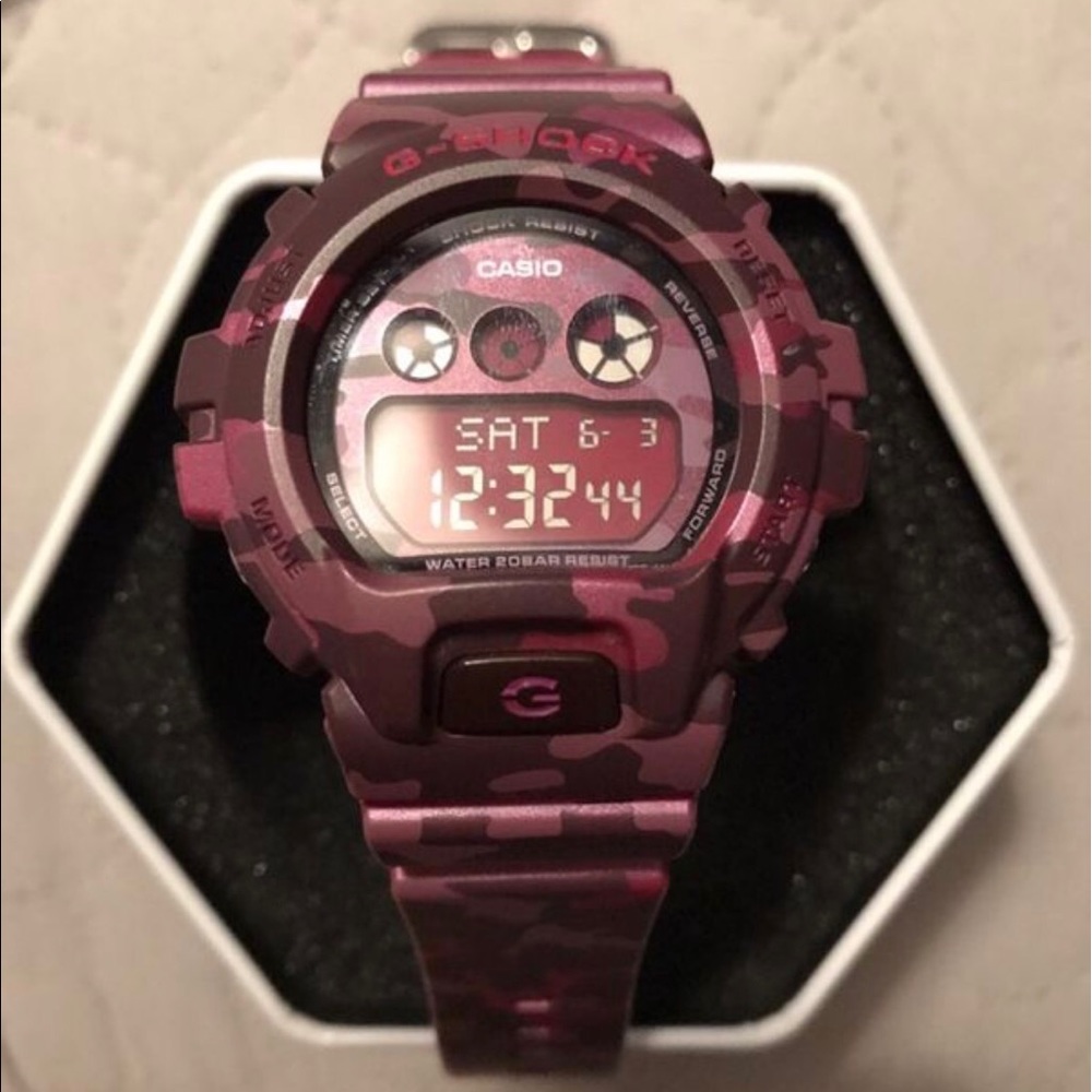 Women's purple camouflage G Shock