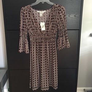 Geometric v-neck dress