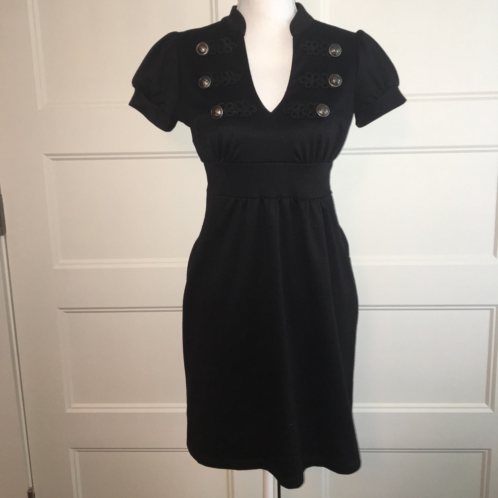 Black pocket dress with military buttons