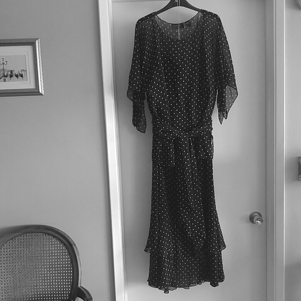 Dana Buchman two piece polka dot chiffon top and s