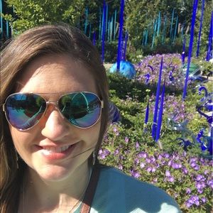 Meet your Posher, Hannah