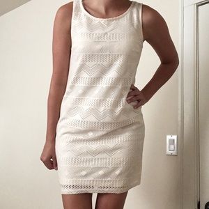 Xhiliration Cream Shift dress, small