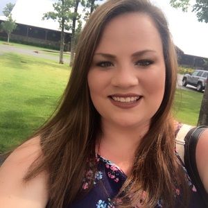 Meet your Posher, Lauren