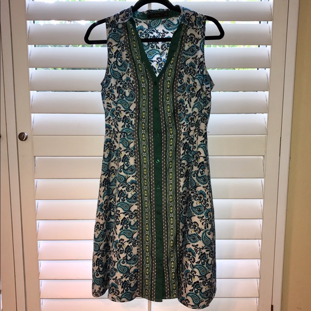 Limited sleeveless Paisley Shirtdress