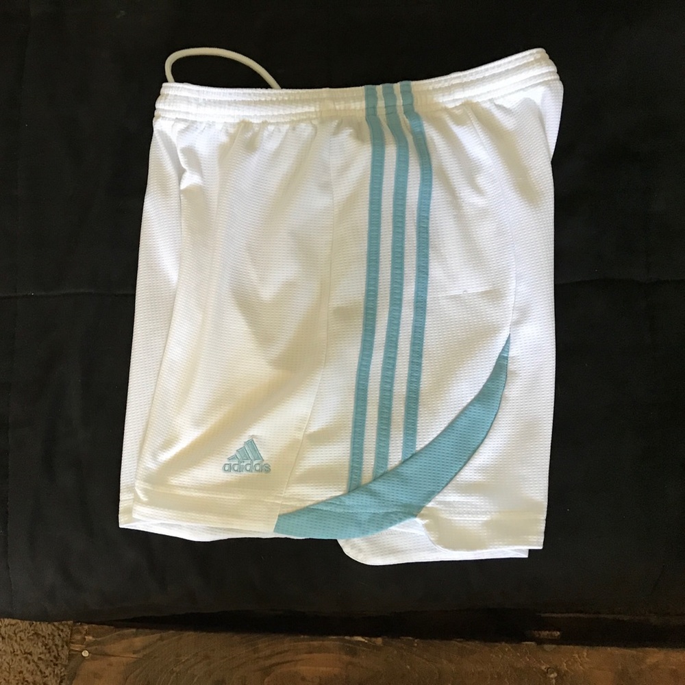 Shorts - Picture 3 of 3