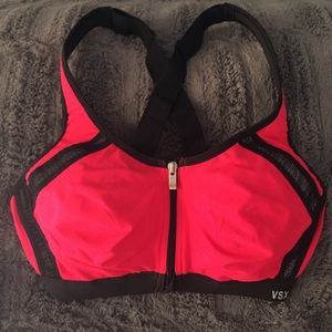 Victoria's Secret VSX Sports Bra 34B