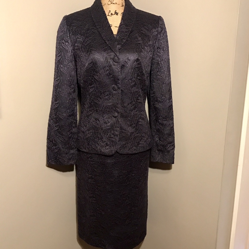TRAVIS AYERS Lace Suit - Skirt & 3-Button Jacket
