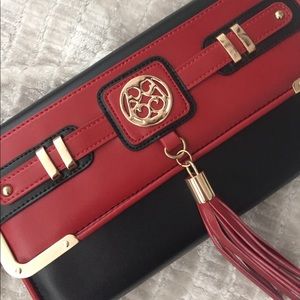 DONATED🚛 Black Red tassle clutch