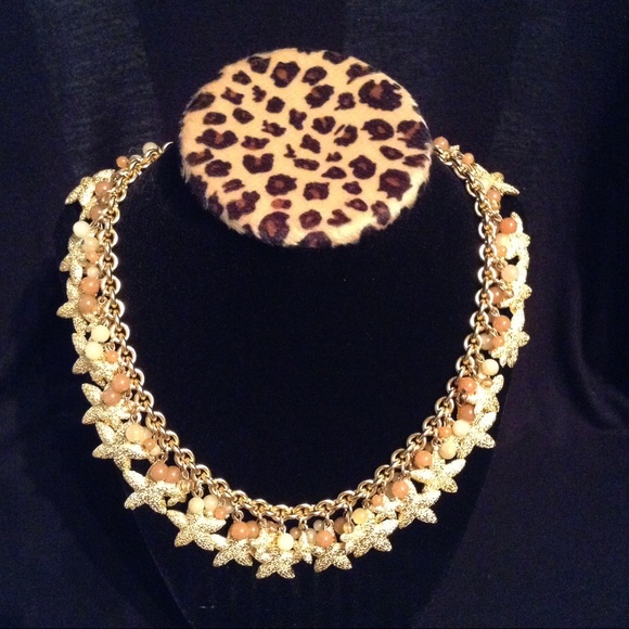Gold starfish choker - Picture 1 of 6